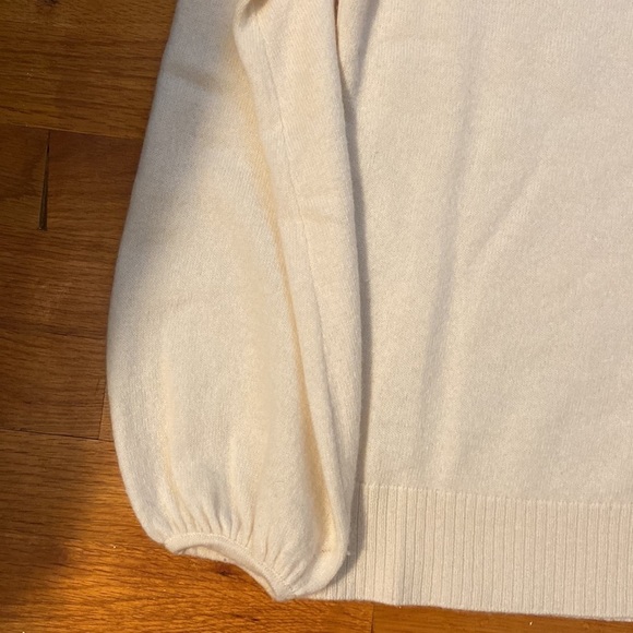 Women’s Neiman Marcus Cashmere Collection sweater. Cream. Size XS - Picture 5 of 6